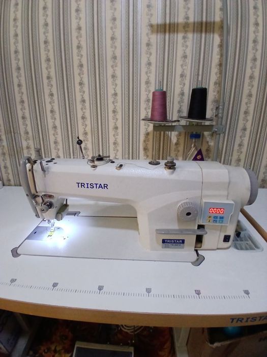 Tikuv mashinasi va Averlog kamplekt