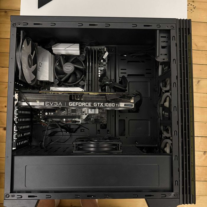 Геймърски компютър - Intel i7-10700 / GTX 1080 Ti / 32GB RAM