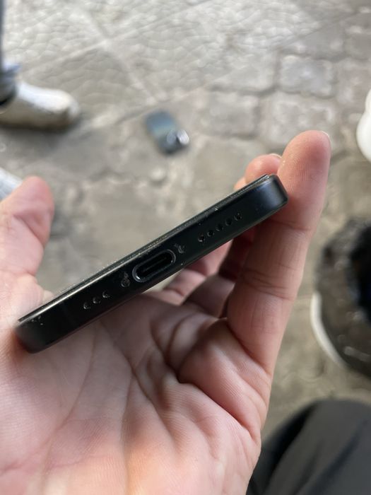 Продается iPhone 16 на 128 ГБ