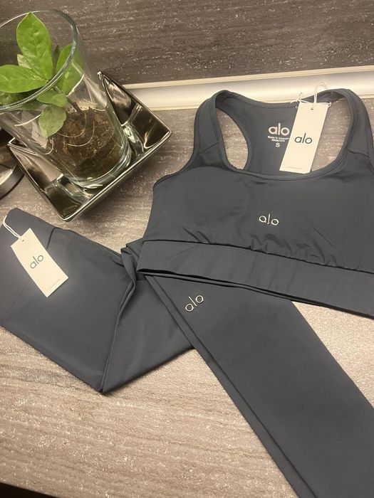 Спортен екип Alo yoga