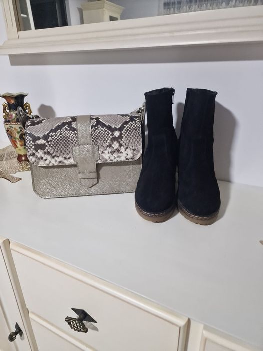 Cizme din piele naturala întoarsă, toc comod;