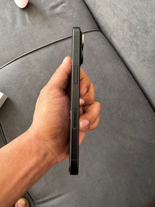 Продам айфон 16.