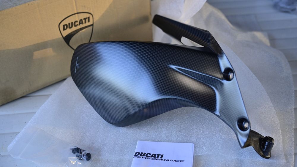 Aripa Aparatoare Carbon Roata Spate Ducati Streetfighter V4 / V4S