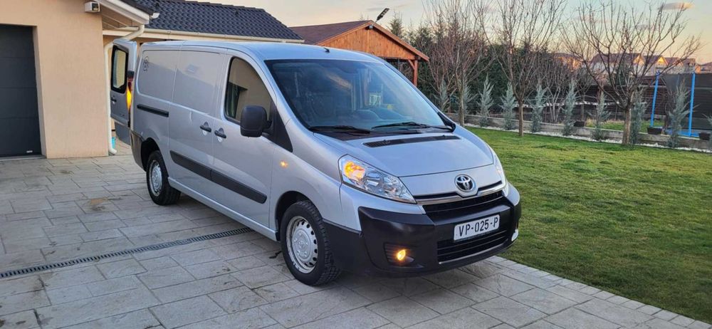 Toyota Proace Model Extra lung