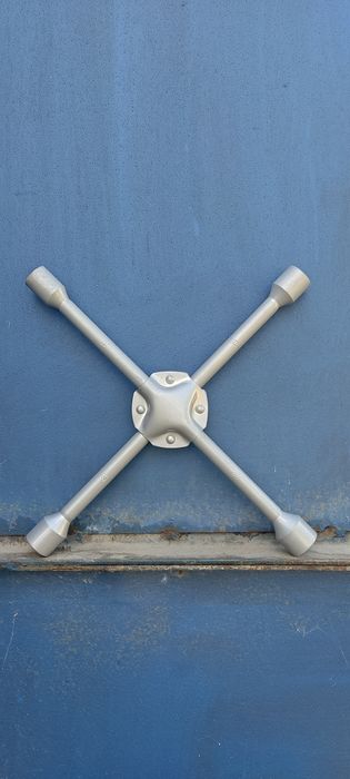 балонный ключ, балонник