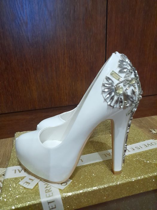 Продаётся!Туфли свадебные