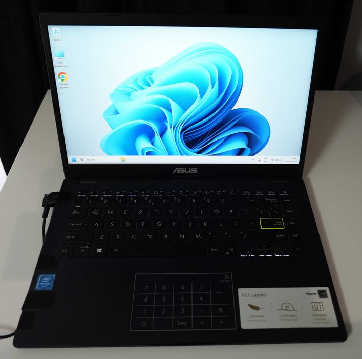 Лаптоп Асус ASUS E410M - 8GB Ram Windows 11 Pro компютър нетбук малък лаптоп