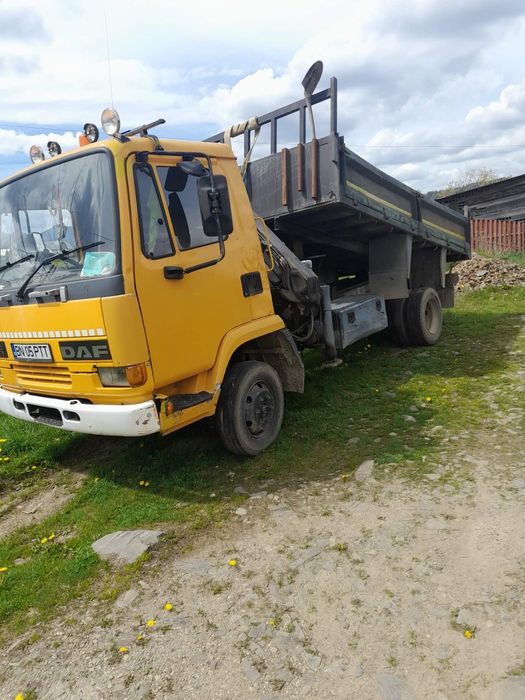 Schimb sau vând Camion basculabil daf cu macara an fabricație 2000