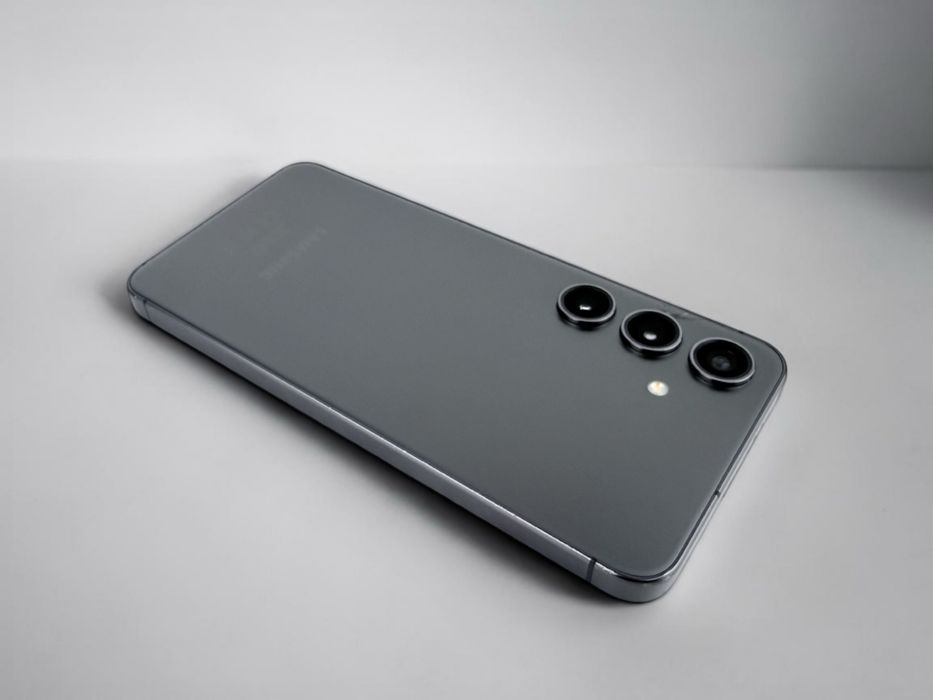 Samsung Galaxy S24 128GB 8RAM Onyx Black Отличен!