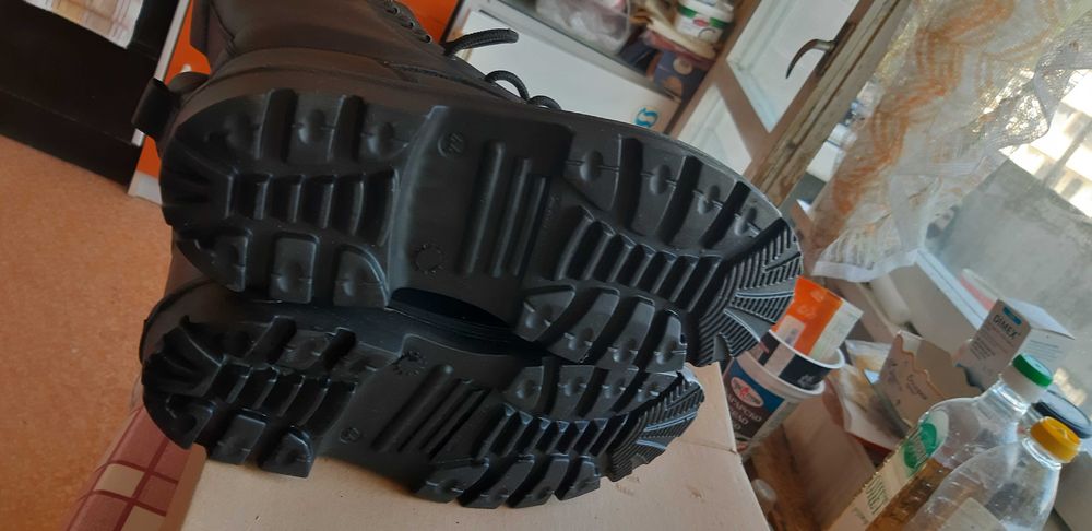 Продавам мъжки ботуши