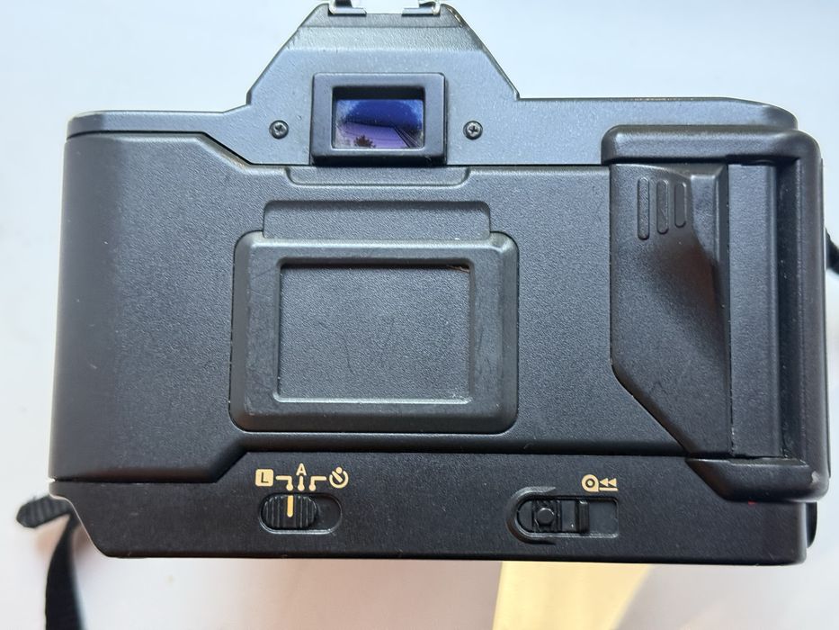 Canon t80 film camera