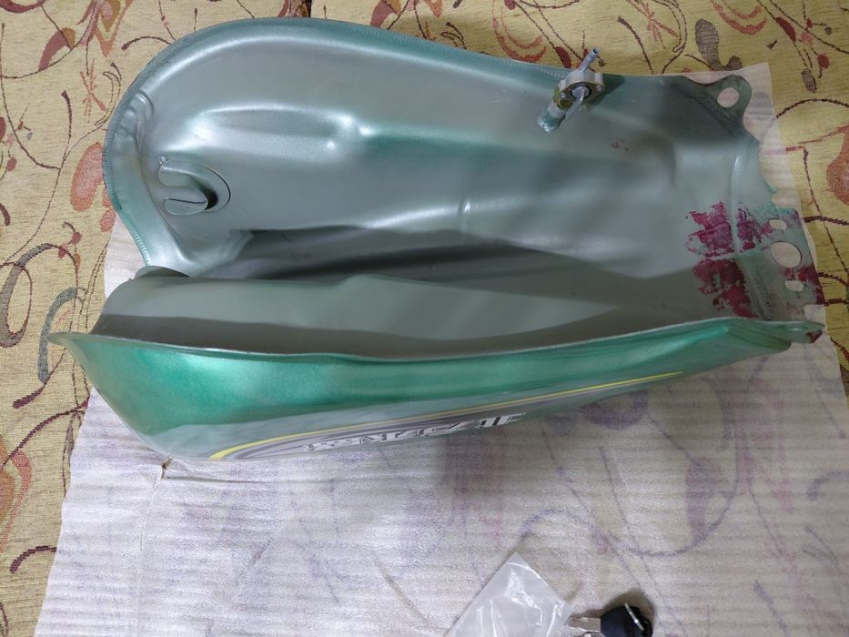 Продам бак на мотоцикл