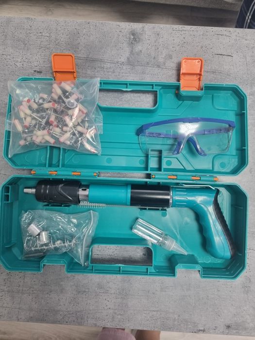 Pistol pentru cuie