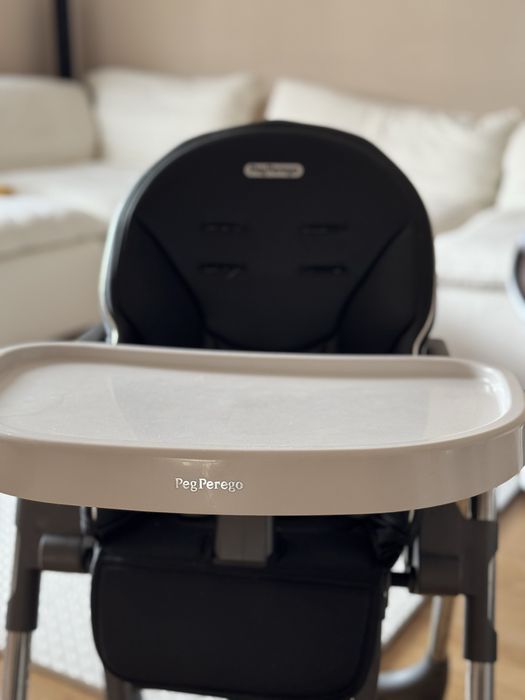 Scaun de masa Peg Pergo Prima Pappa Follow mepe roti pentru copii