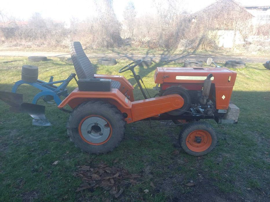 Трактор Хайбей малогабаритен