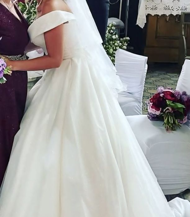 Rochie de mireasă de închiriat