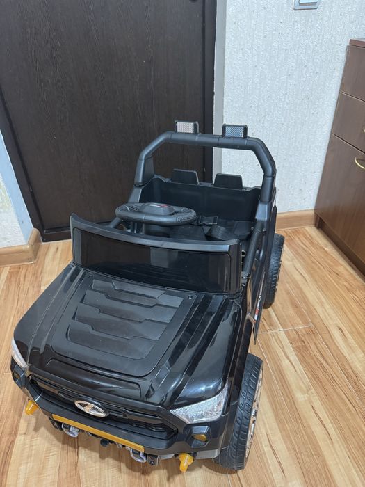 Детский электромобиль