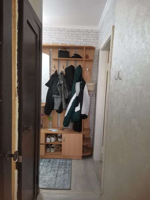 Продам квартиру 3-17 2 этаж