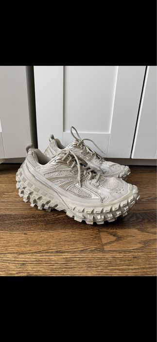 Vand balenciaga defender