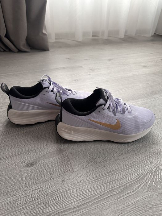 Nike Fitness, marime 40, aproape noi