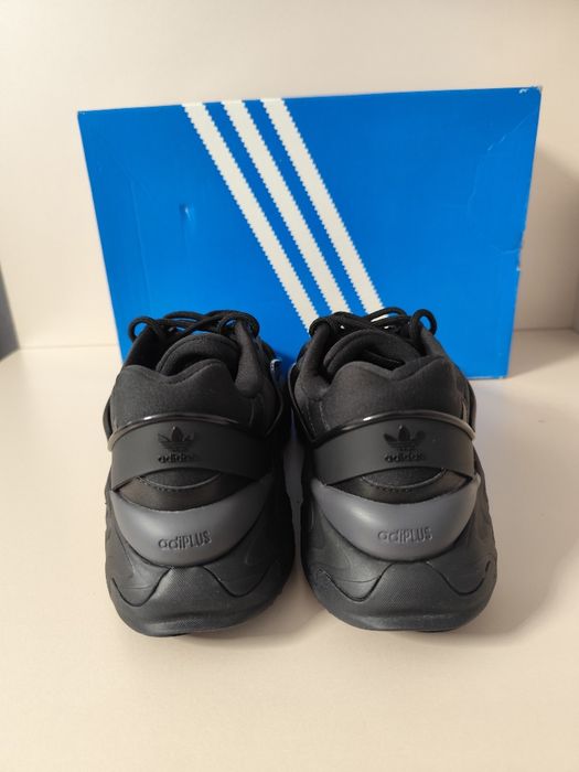 Обувки Adidas Oznova.
