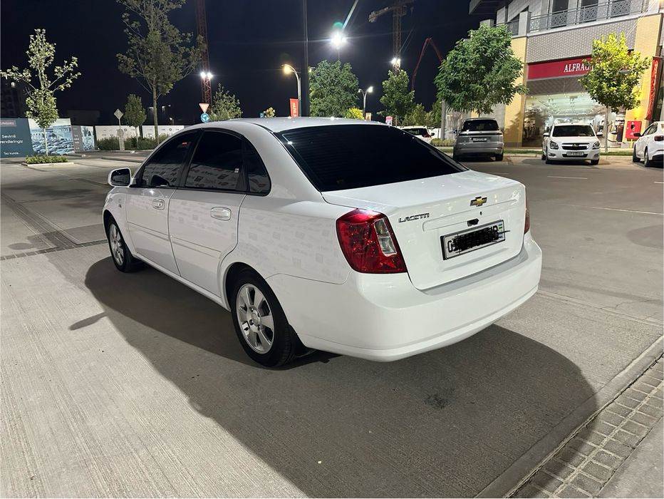 Gentra 2019 года белая автомат идеальная своя.