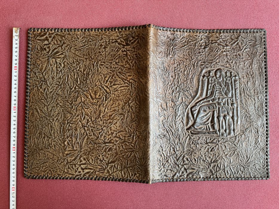 Стари ретро винтидж луксозни кожени папки А3 и А4 за грамоти и отличия