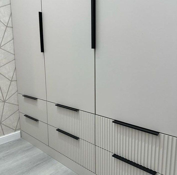 Shkaf Prixojka buyurtma asosida