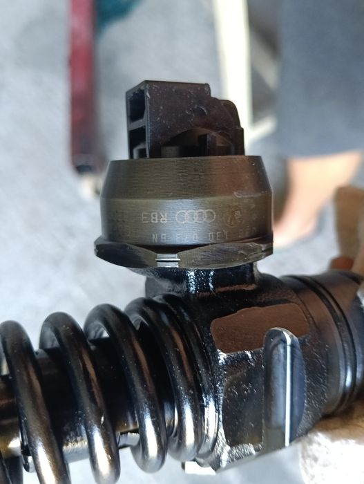 Injector Injectoare golf Passat Octavia Caddy 1.9 TDI BLS 038130073BN