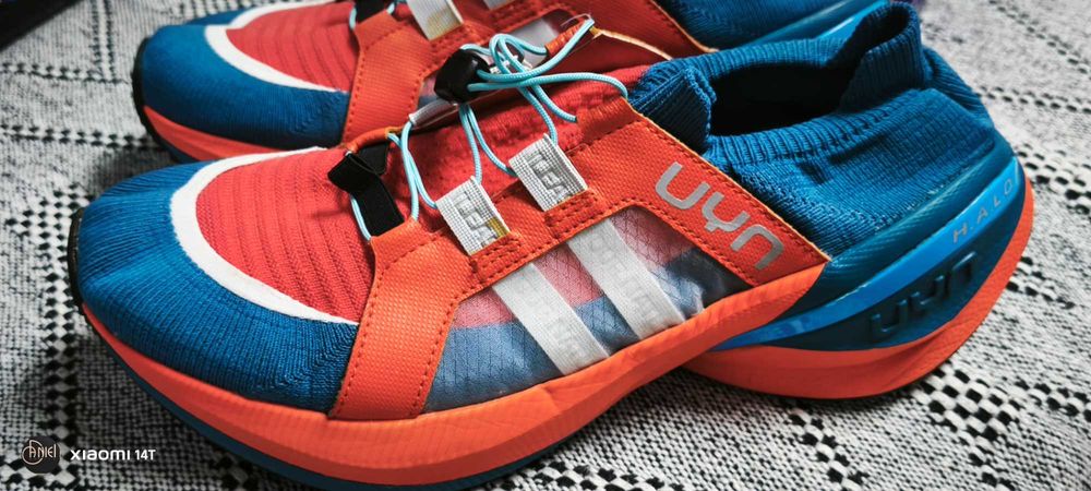 Adidași uyn halo alergare.