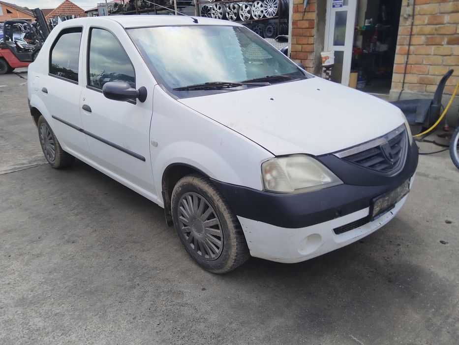 Far/faruri stanga/dreapta Dacia Logan 1 an 2004-2010