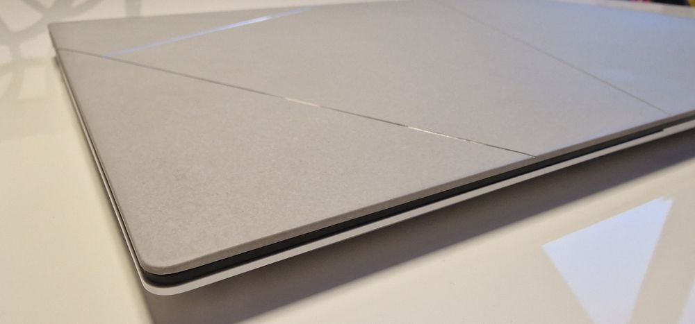 Лаптоп ASUS Zenbook S 16, AMD Ryzen AI 9 365, 24 GB DDR5 RAM, 1 TB PCIe SSD, 16” 3K сензорен екран (2880x1800), AMD Radeon 880M, Win 11 pro