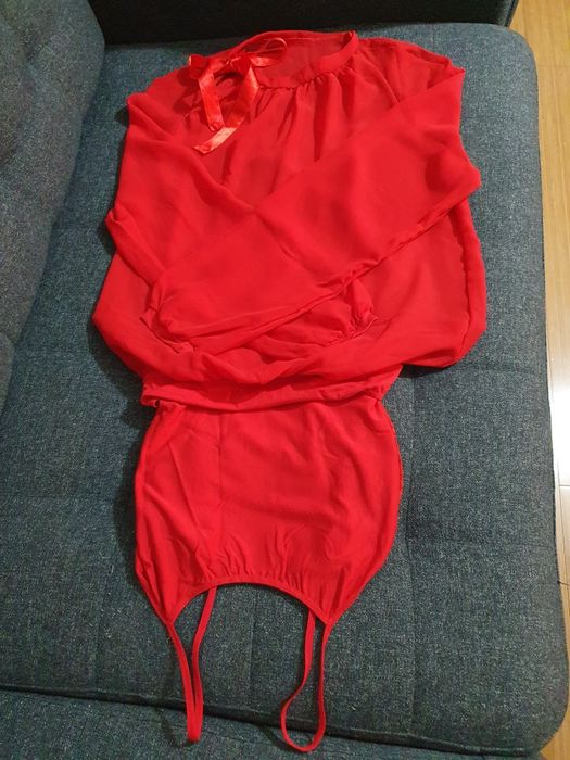 Vând body Gaia roșu