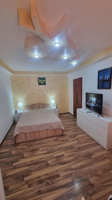 Închiriez garsoniera