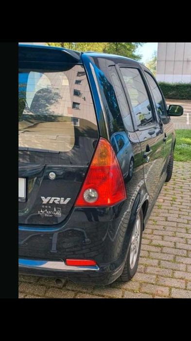 Продава се само на части Daihatsu YRV 1.3 2002 година