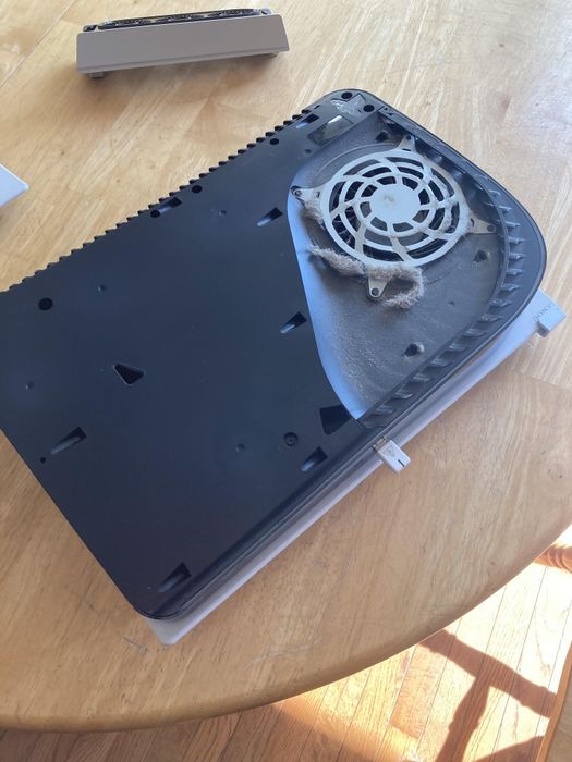 Asamblare PC Custom, Curățare Console (PS5/PS4/Xbox) & Reparații Controllere