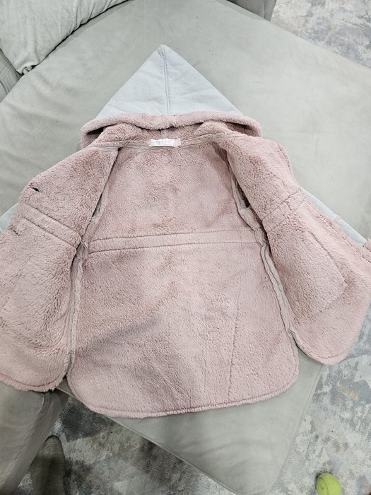 Продам пальто для девочки