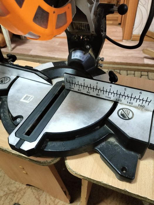 Продам торцовочную пилу