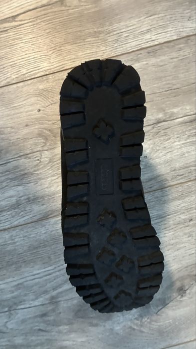 Оригинални обувки Guess