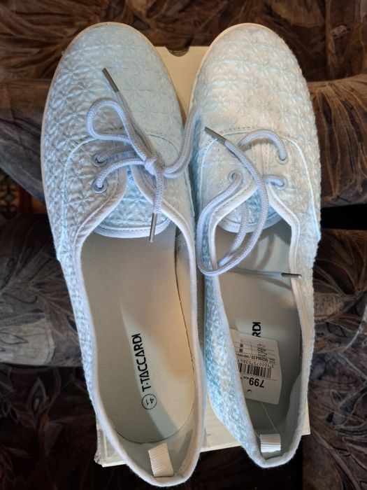 Продам женскую обувь