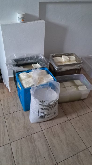 Vand Telemea Caș Brânză proaspătă puțin sarata