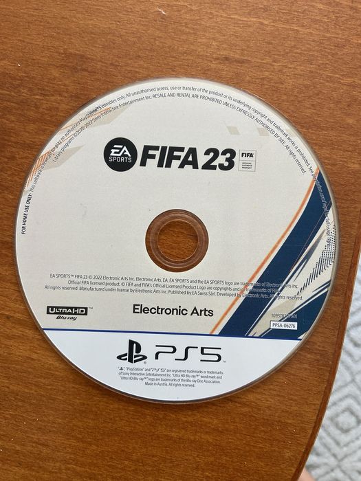 Конзола PlayStation 5 Disc Edition + FIFA 23