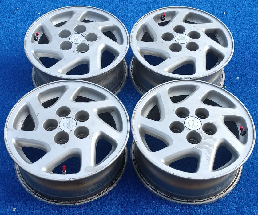 R-15 ниссаньсефиро максима 5*114,3 Хонда Тойота итд. Не дорого.