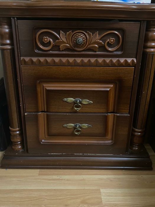 Продам спальный гарнитур