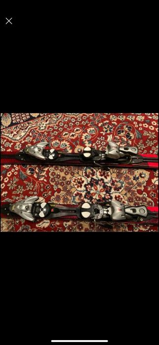 Продавам ски в отлично състояние.