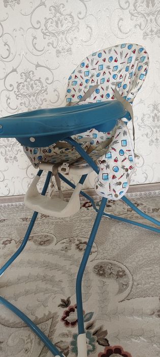 Детский стульчик для кормления