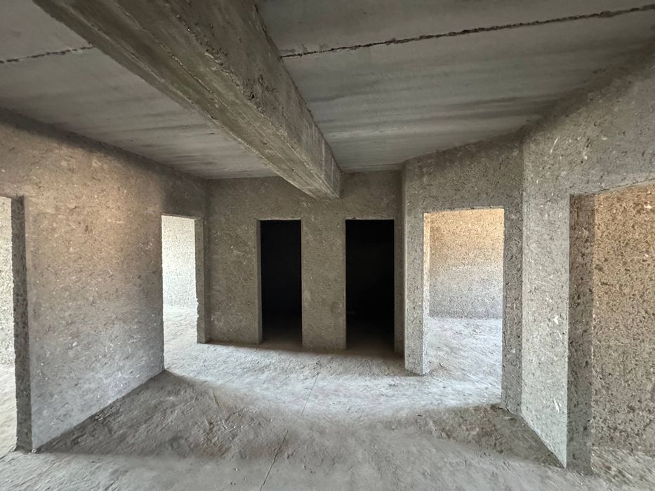 3 xonalik kvartira sotiladi