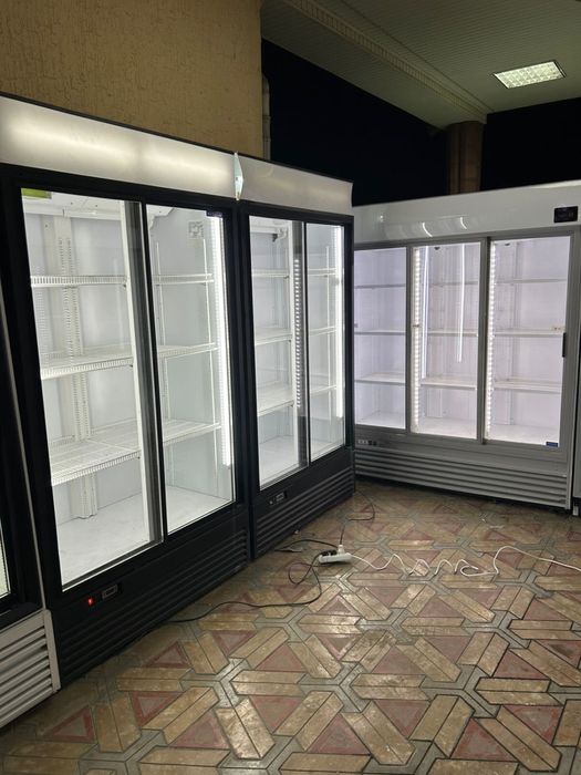 Витринный холодильник