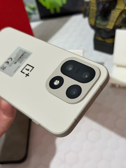 OnePlus 15 5G (Sand Storm) 512GB/ 16+12GB RAM Full Box 10/10 Factură și Garanție din Reprezentanța OnePlus