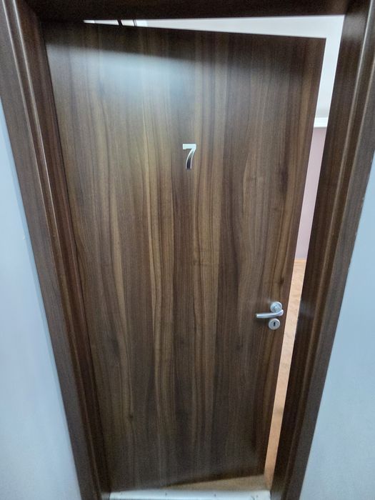 Usi interior din lemn antifonate